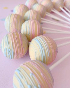 Receita de Cake Pop de Doce de Leite para preparar com seu filho nesse Dia das Crianças