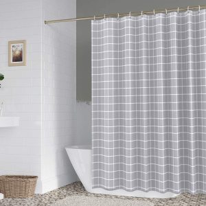 Como escolher cortina para banheiro? Descubra como acertar nesse acessório que impacta até a decoração