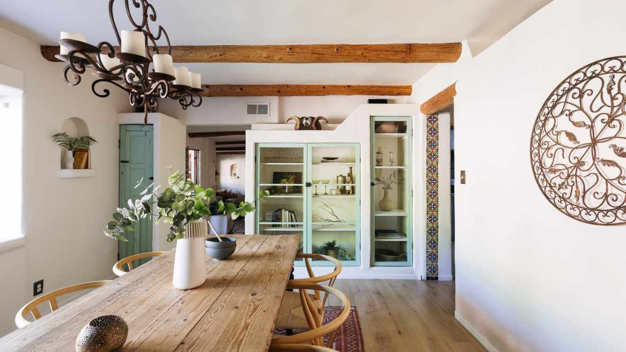 ambiente com materiais rústicos e artesanais